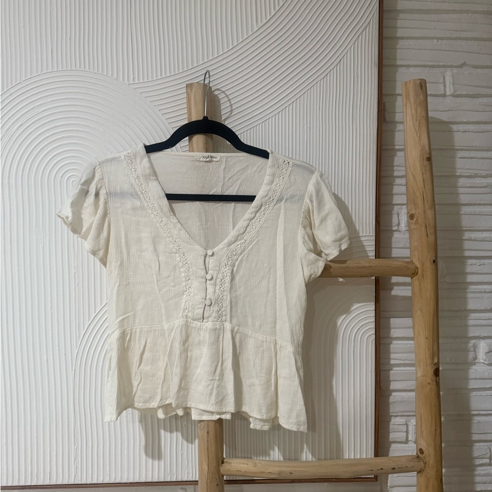 Eyeshadow Ivory Button-Front Blouse